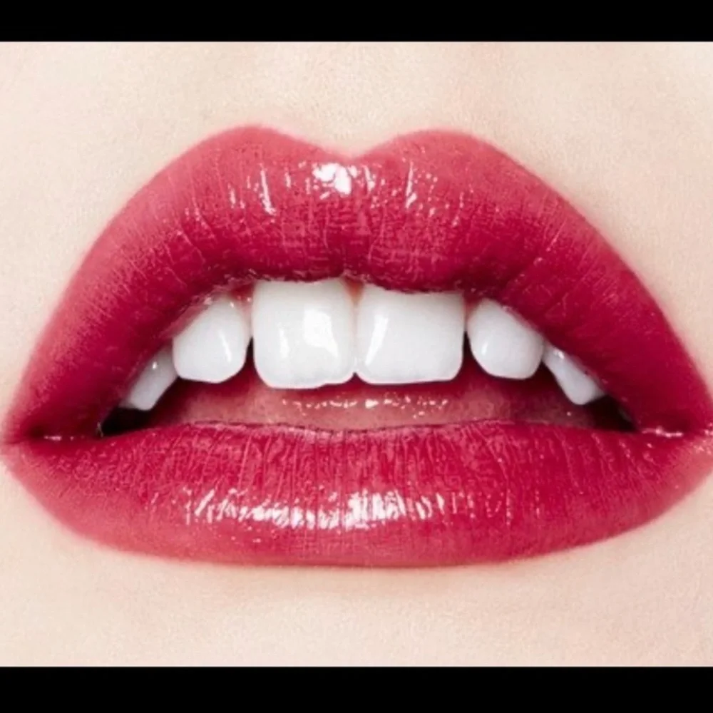 MAC *Try To Stop Me*. Versicolour Varnish Cream Lip Stain